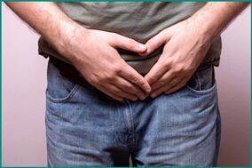 Un uomo ha prostatite cronica